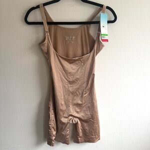 Spanx Assets Body Shaper L NWT Nude Mid Thigh Open Bust Shapewear